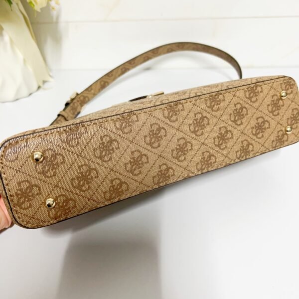 Guess bag VG952717 29.5x7x13cm