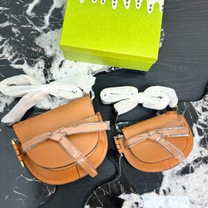 L0*ewe bag LOE04 (big size 22x20cm; small size 16x15cm)