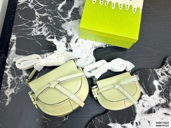 L0*ewe bag LOE04 (big size 22x20cm; small size 16x15cm)