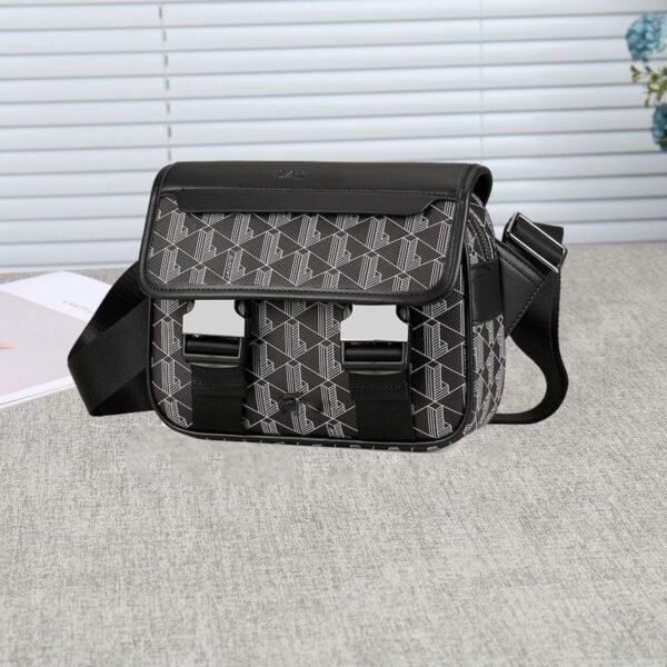 Lacoste bag pdd21 size 23-8-18cm