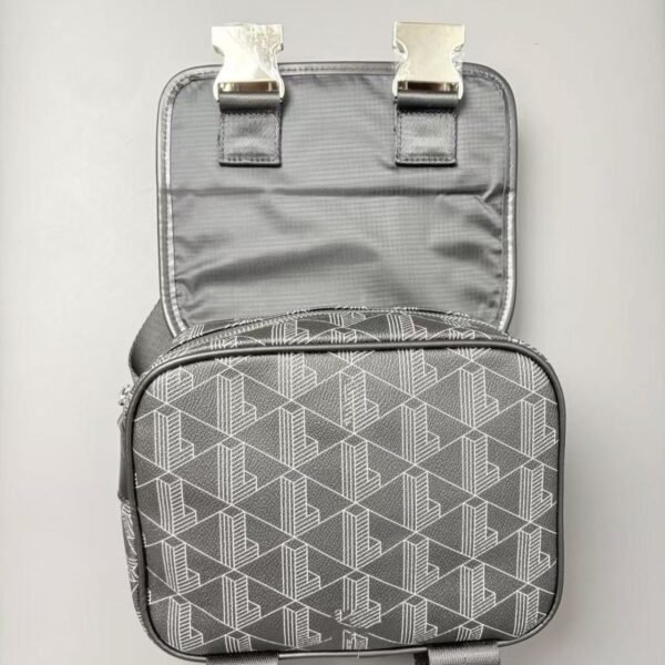 Lacoste bag pdd21 size 23-8-18cm