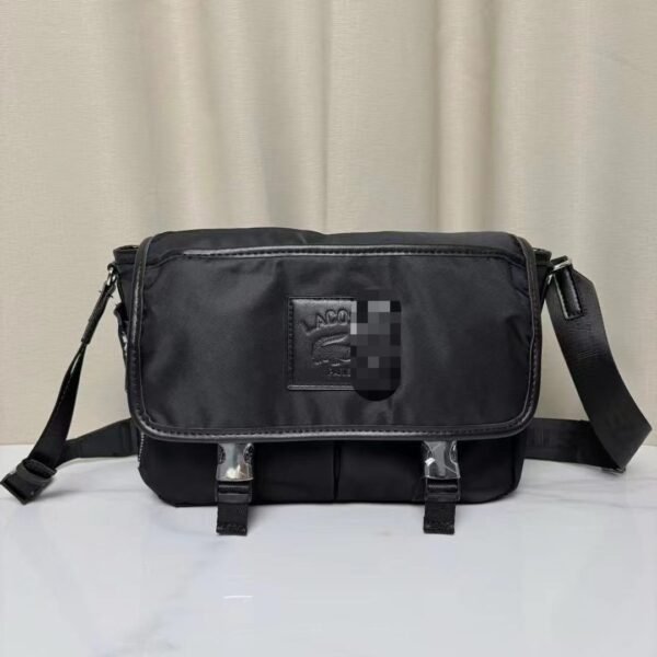 Lacoste bag pdd29 size 33-9-22cm