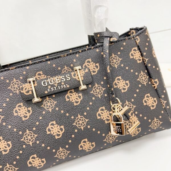 Guess bag VG788570 24-4-13.5cm