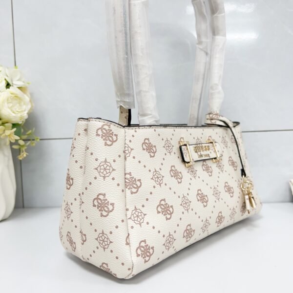 Guess bag VG788570 24-4-13.5cm