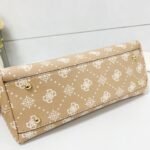 Guess bag VG788570 24-4-13.5cm
