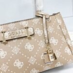 Guess bag VG788570 24-4-13.5cm