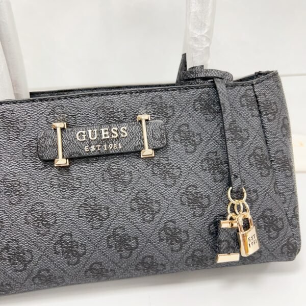 Guess bag VG788570 24-4-13.5cm