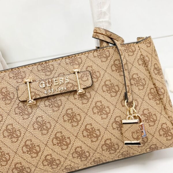 Guess bag VG788570 24-4-13.5cm