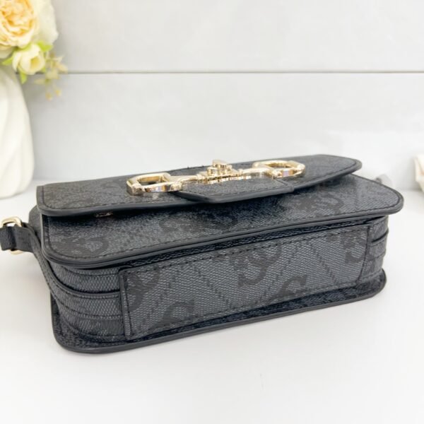Guess bag VG992421 21.2-6-13.5cm