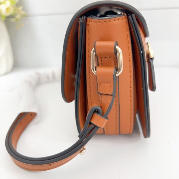 Guess bag VG992421 21.2-6-13.5cm