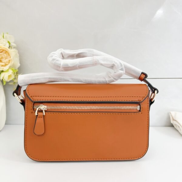 Guess bag VG992421 21.2-6-13.5cm